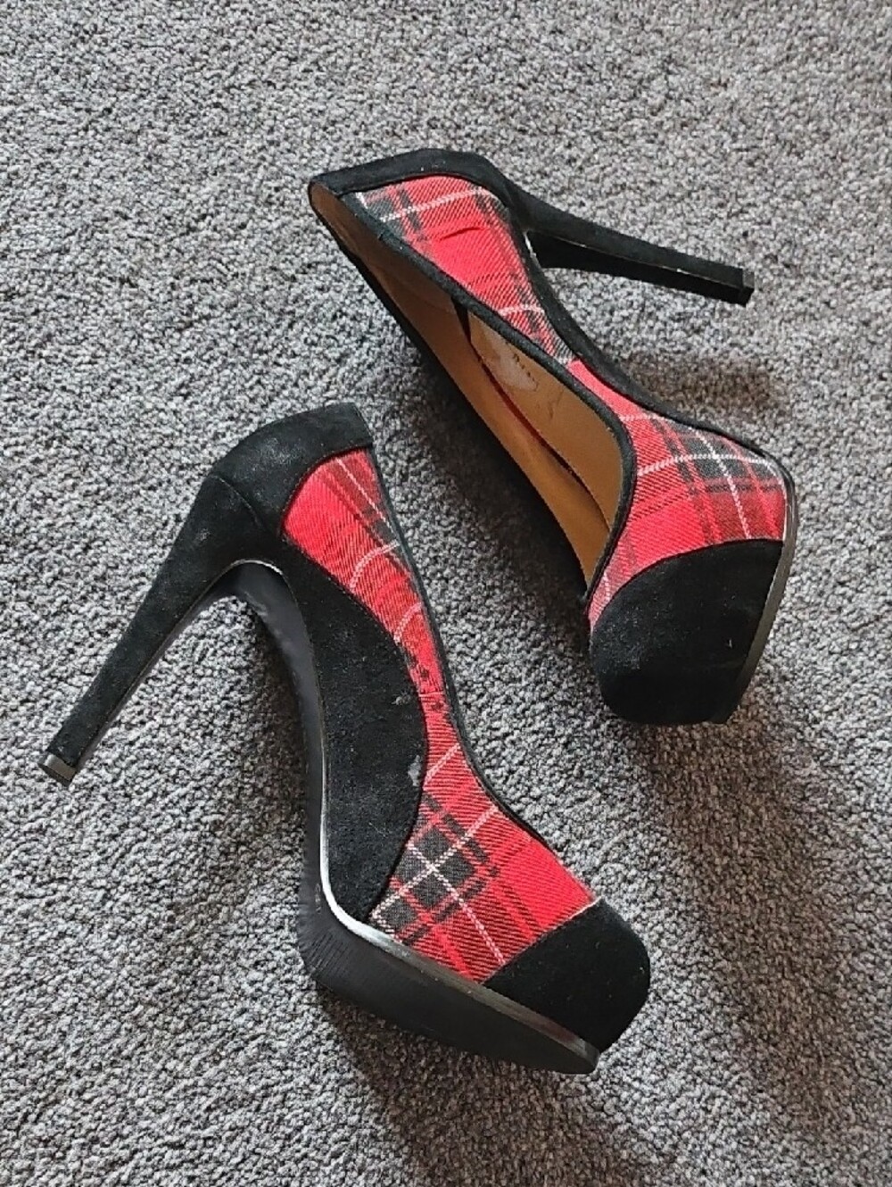 Women's Red Plaid High Heel Pumps - Black Trim
